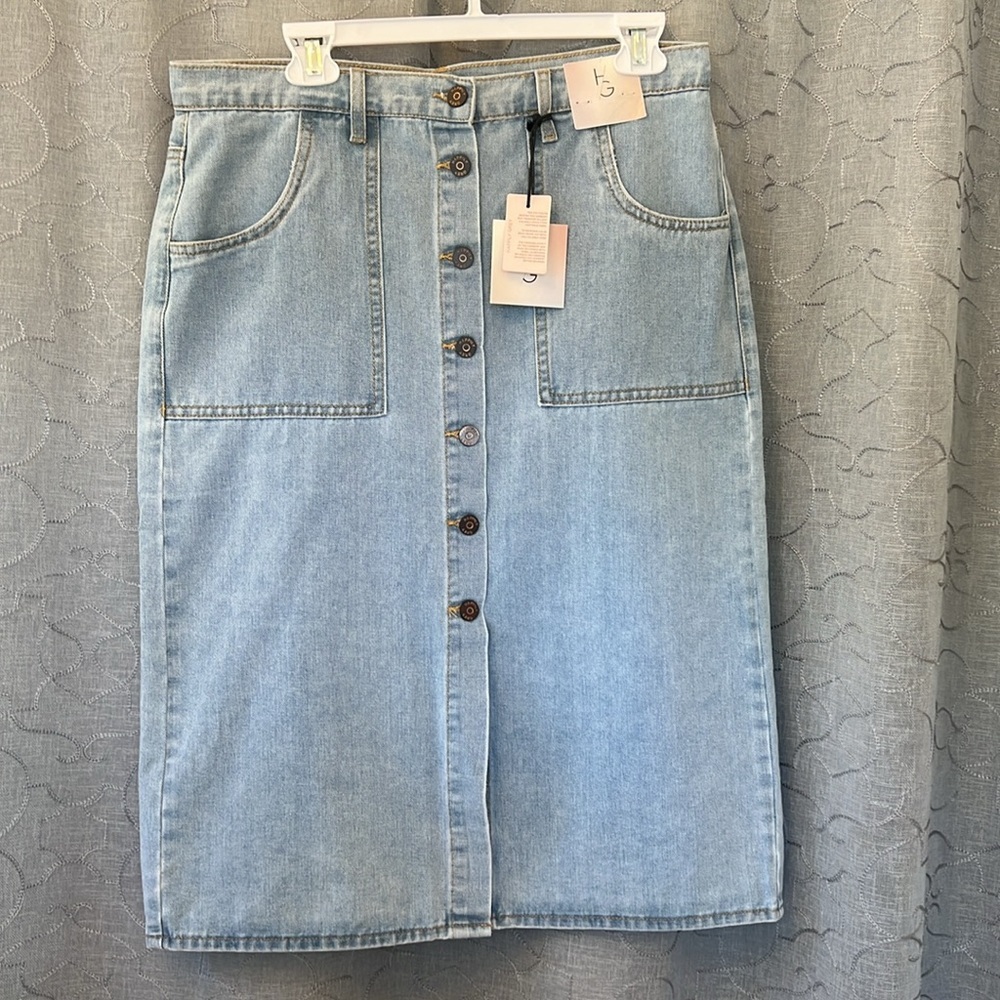 Denim Button-Front Skirt 🆕